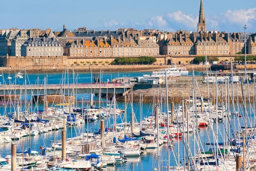 Charmante Maison A Evran Proche Dinan Et St Malo. Ngoại thất bức ảnh
